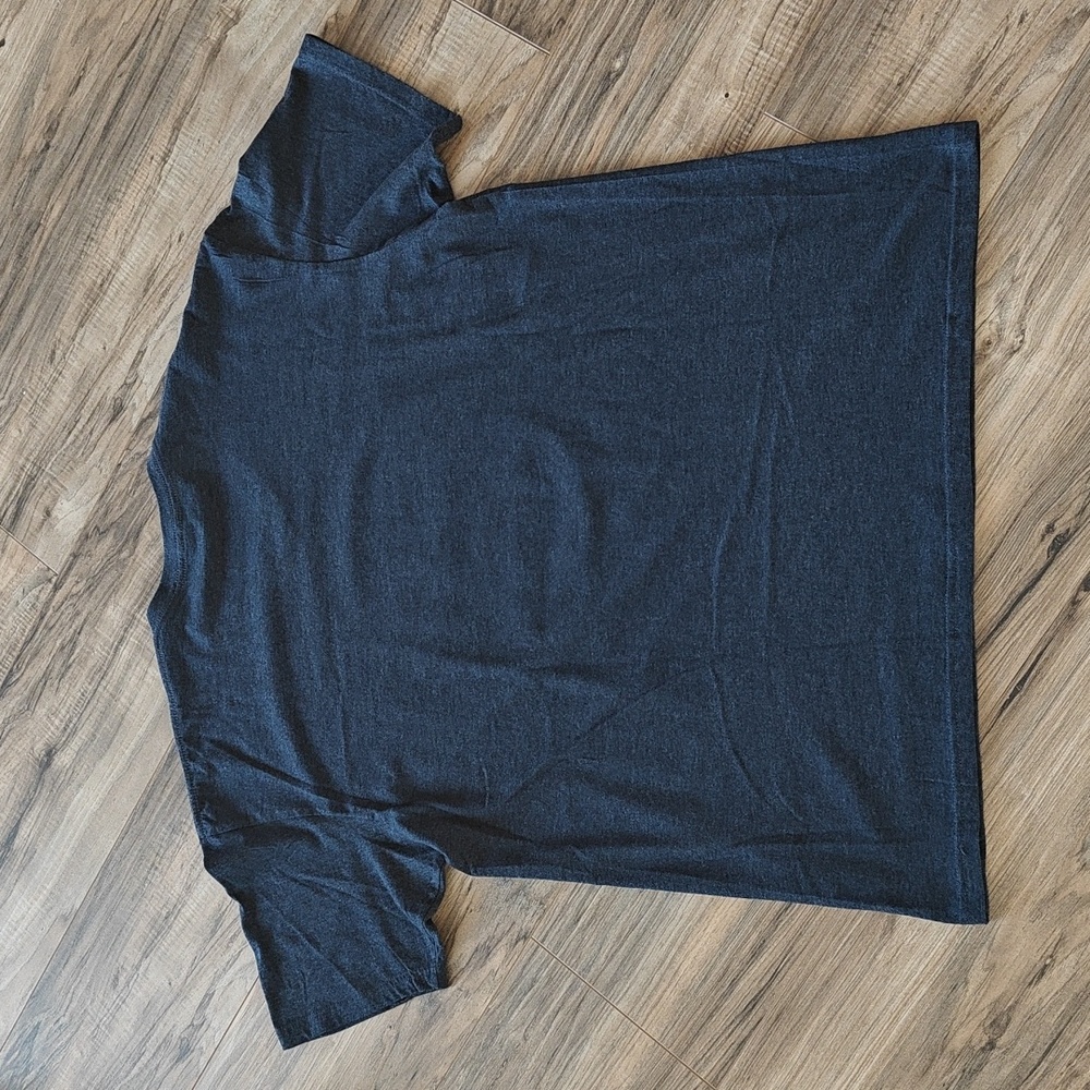 EUC Fall v-neck t-shirt - Picture 4 of 6